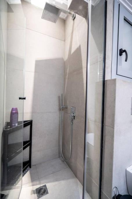 Piraeus Cozy Apartment For 4 Persons Buitenkant foto