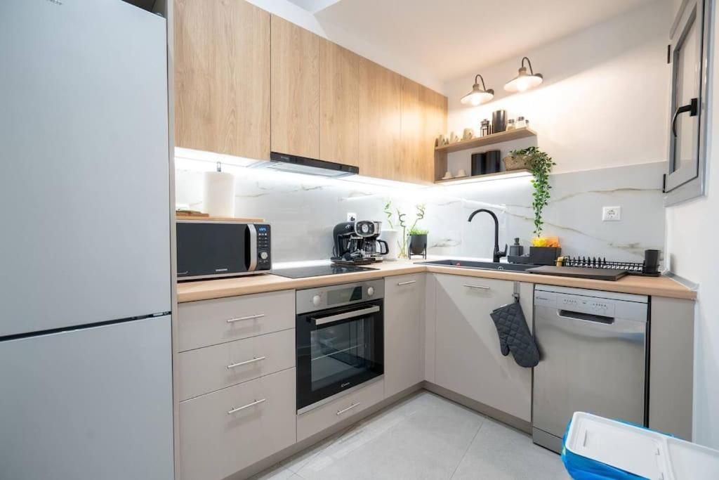 Piraeus Cozy Apartment For 4 Persons Buitenkant foto