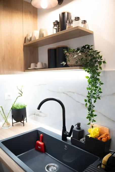 Piraeus Cozy Apartment For 4 Persons Buitenkant foto