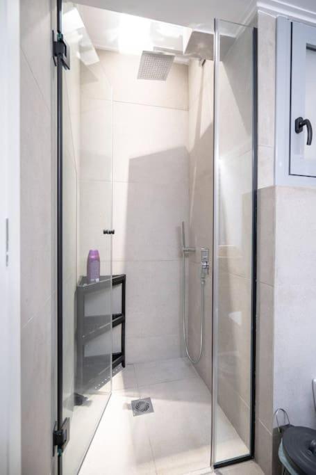 Piraeus Cozy Apartment For 4 Persons Buitenkant foto