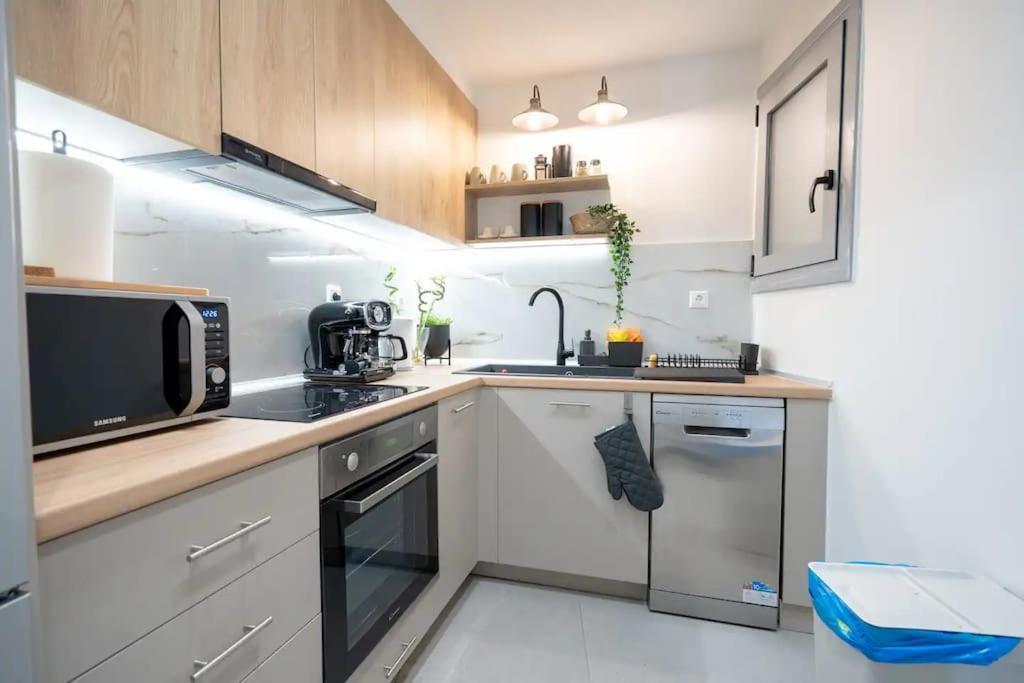 Piraeus Cozy Apartment For 4 Persons Buitenkant foto